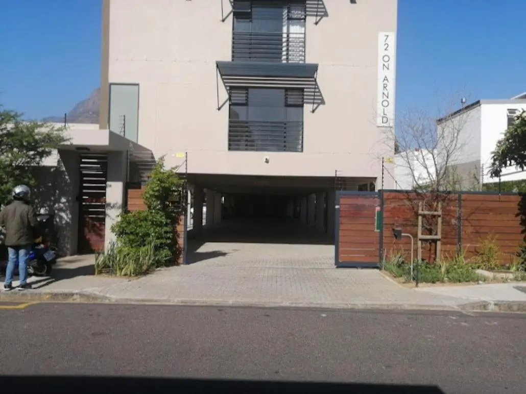 Unit 17 , 72 On Arnold Street Two Bedroom Flat Cape Town