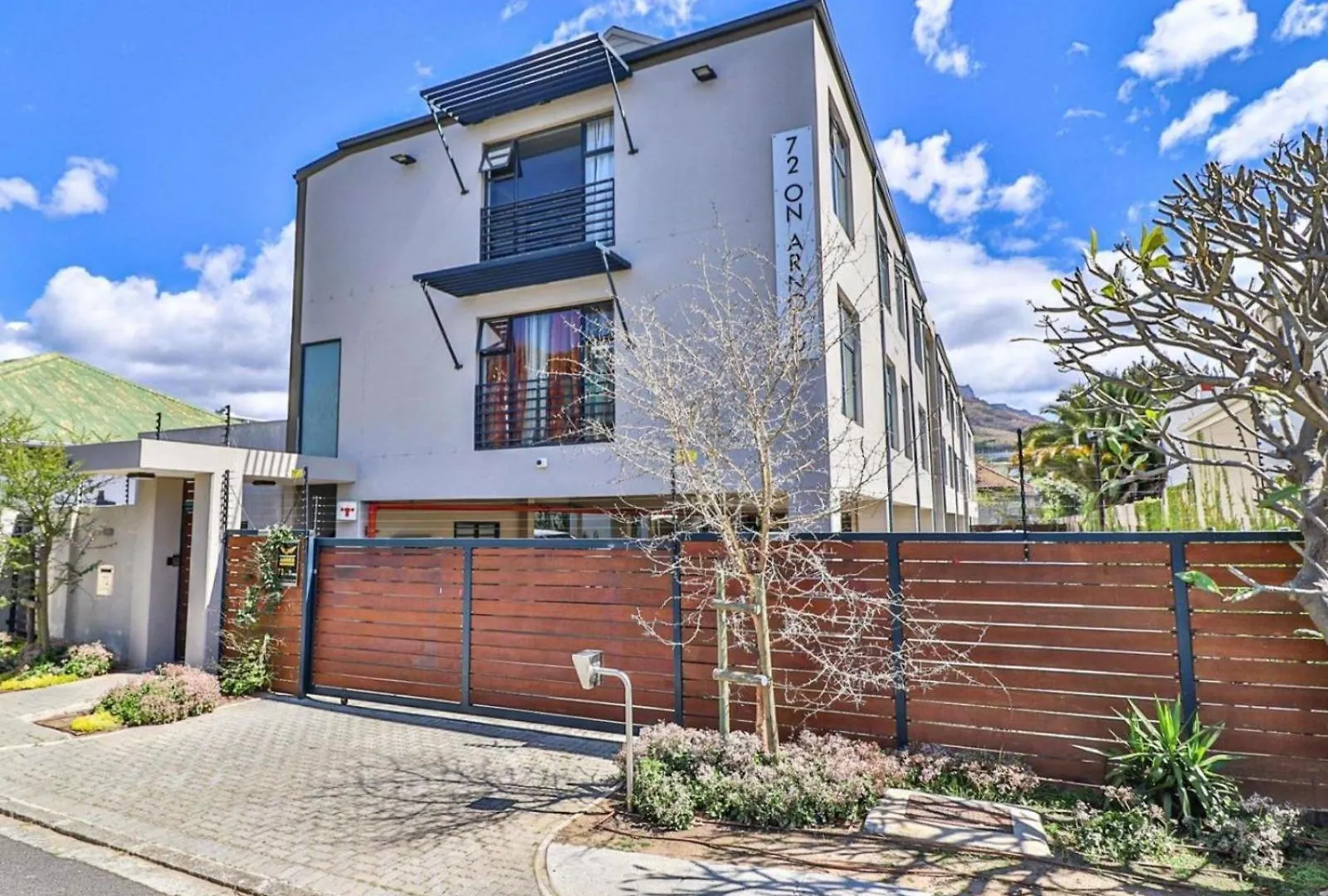 Unit 17 , 72 On Arnold Street Two Bedroom Flat Cape Town