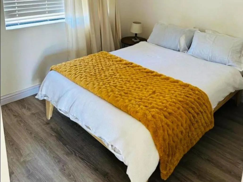 Apartment Unit 17 , 72 On Arnold Street Two Bedroom Flat Cape Town South Africa